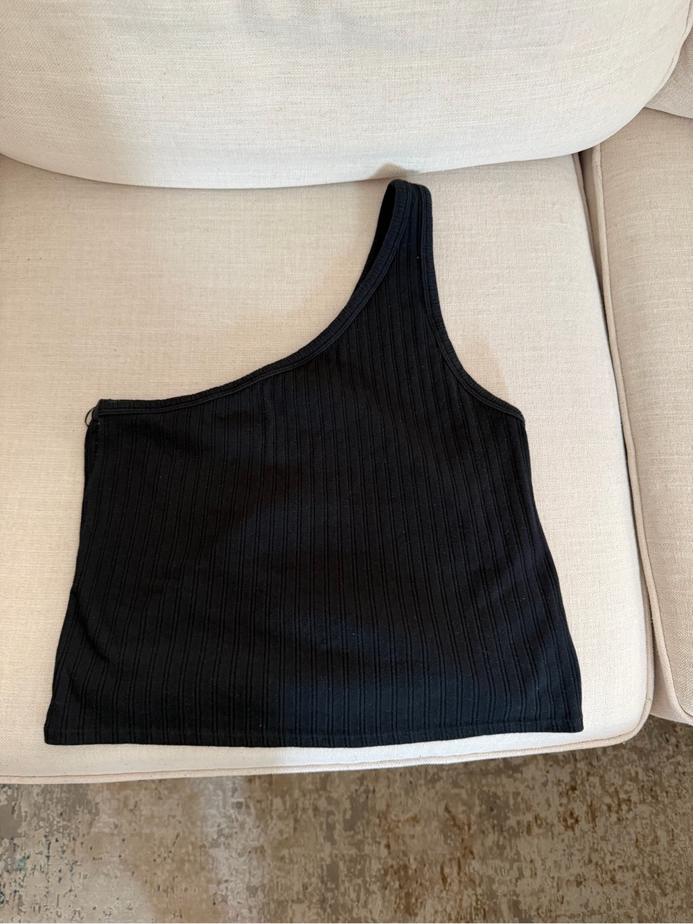 American Eagle Outfitters Black One-Shoulder Ribbed Tank